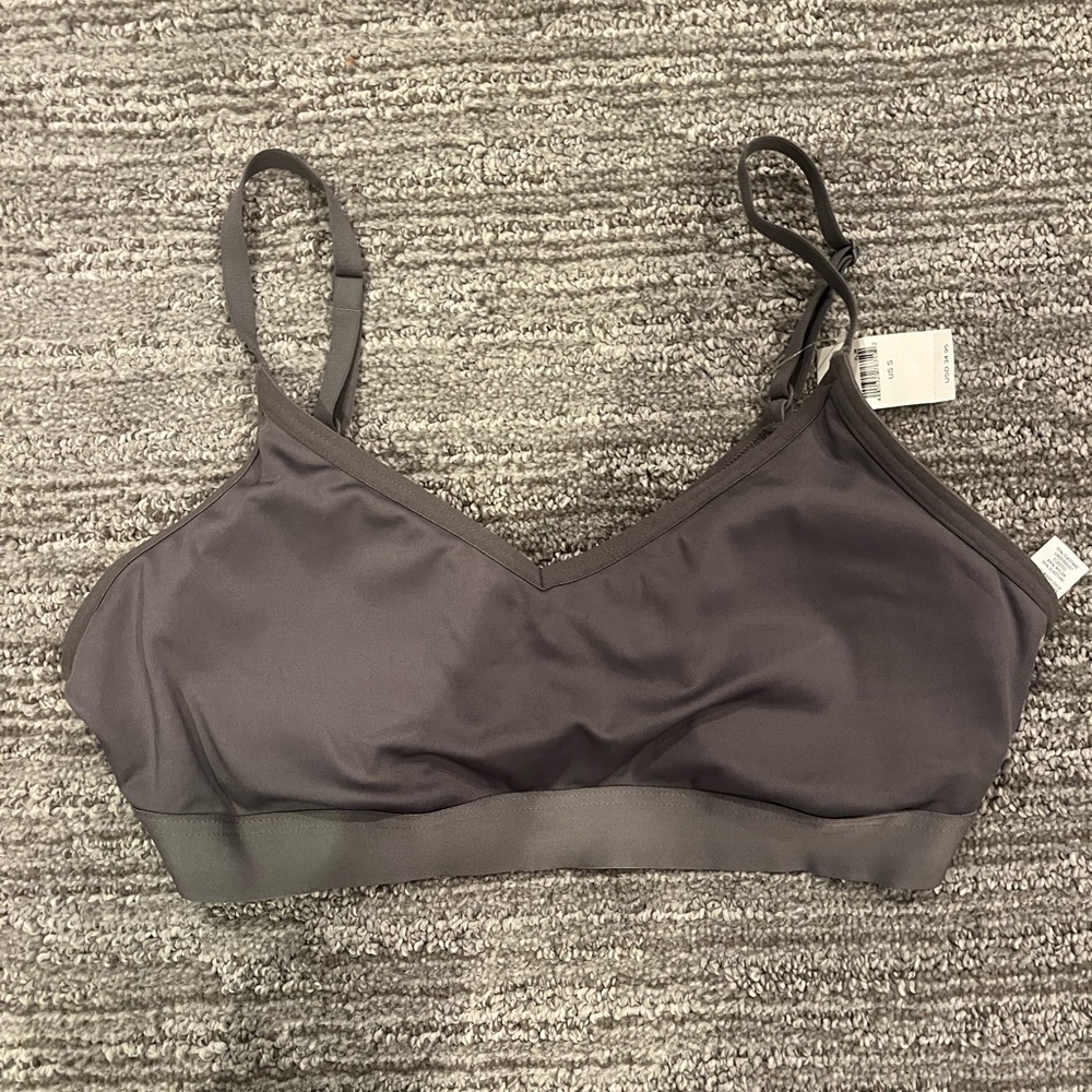 Aerie Gray and White Seamless Bra Light Support